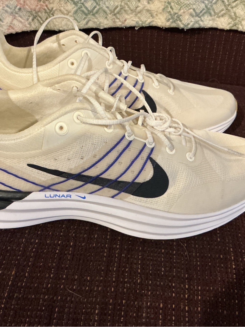 Nike Lunar Roam Men’s 11.5 White Athletic Shoes with Blue and Black. No box - Picture 3 of 6